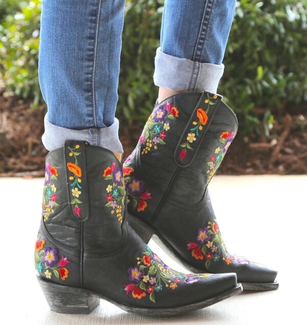 Women's vintage flower embroidery ankle high cowboy boots pointed toe chunky low heel boots - Image 10